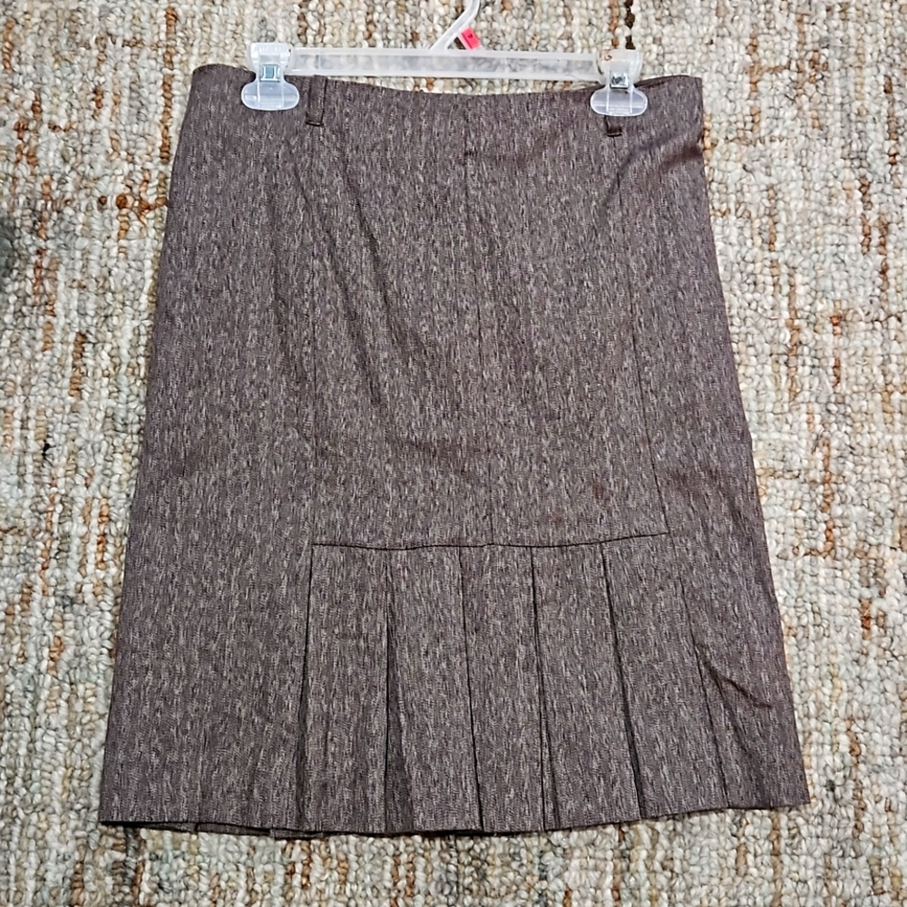 Women's brown skirt